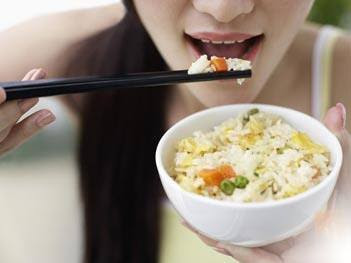 7 dấu hiệu “đáng lo” sau khi ăn