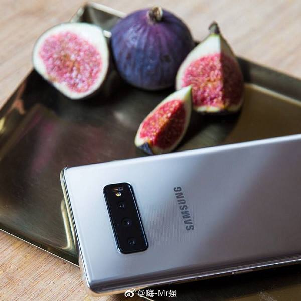 Galaxy S10 Plus lộ ảnh thực tế với 3 camera mặt sau ảnh 2