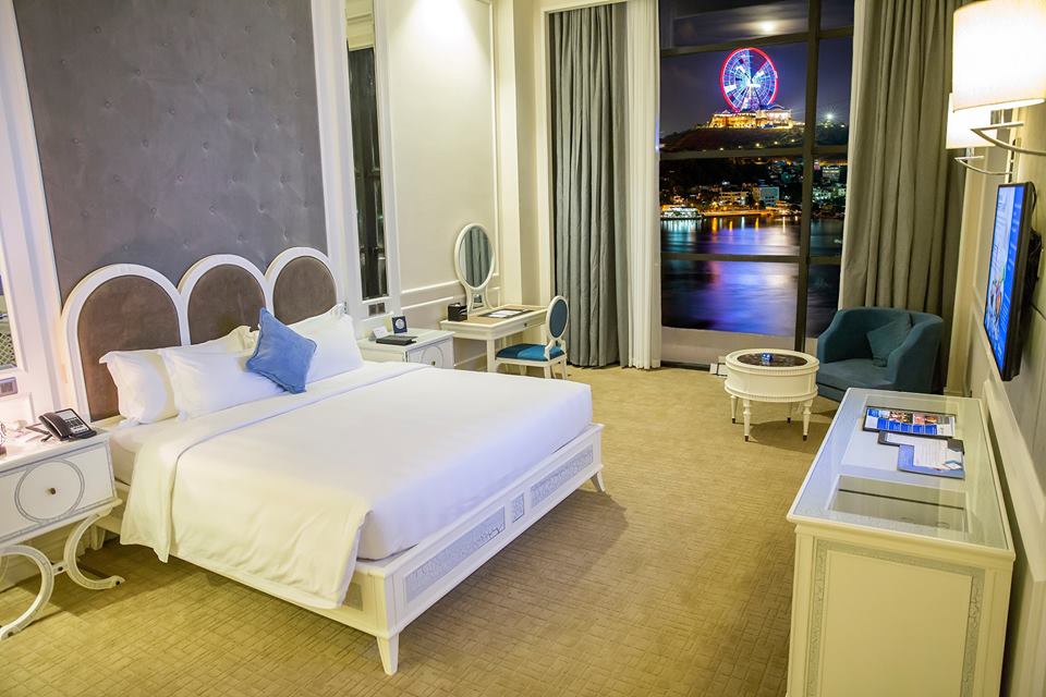Phòng Executive Deluxe Hướng Biển