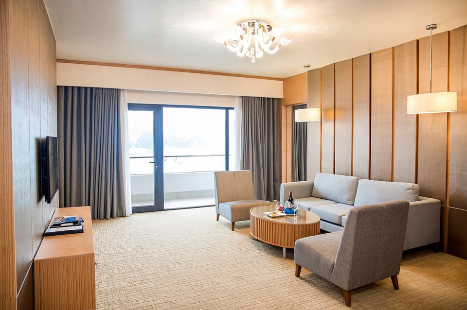 Phòng Executive Suite Hướng Biển