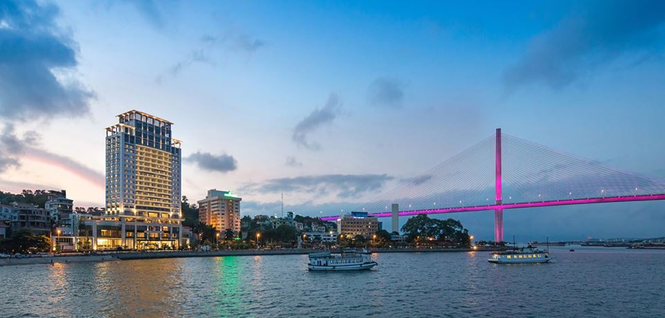 Khách sạn Wyndham Legend